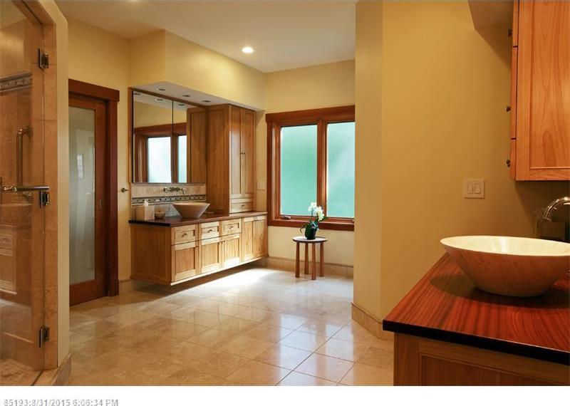 Floating bathroom vanity